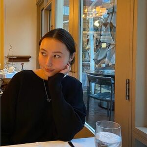 Meet your Posher, Jeehae